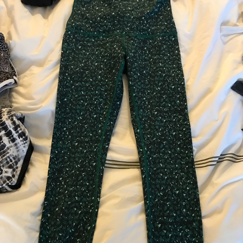 Lululemon leggings size 6